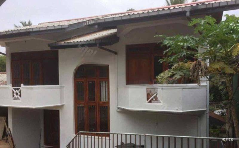 Three-storey house for sale in Katugastota (SSPH-313)