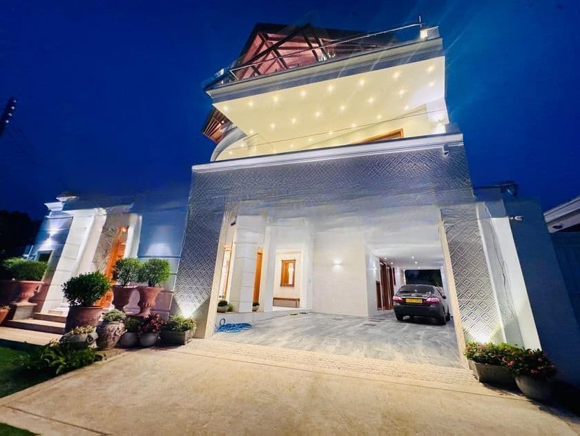 3-Story Luxury House for Sale in Jayanthipura