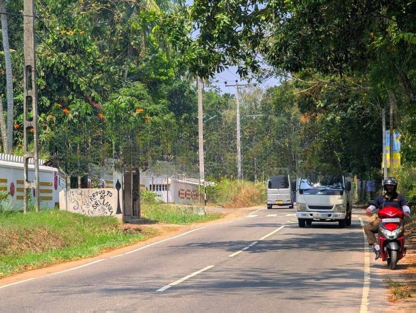 මීරිගම - මීගමුව පාරට ආසන්නයෙන් වටිනා ඉඩමක්