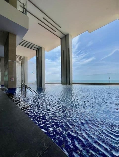Sea View Apartment for Sale in Address 606, Colombo 03 (C7-10199)