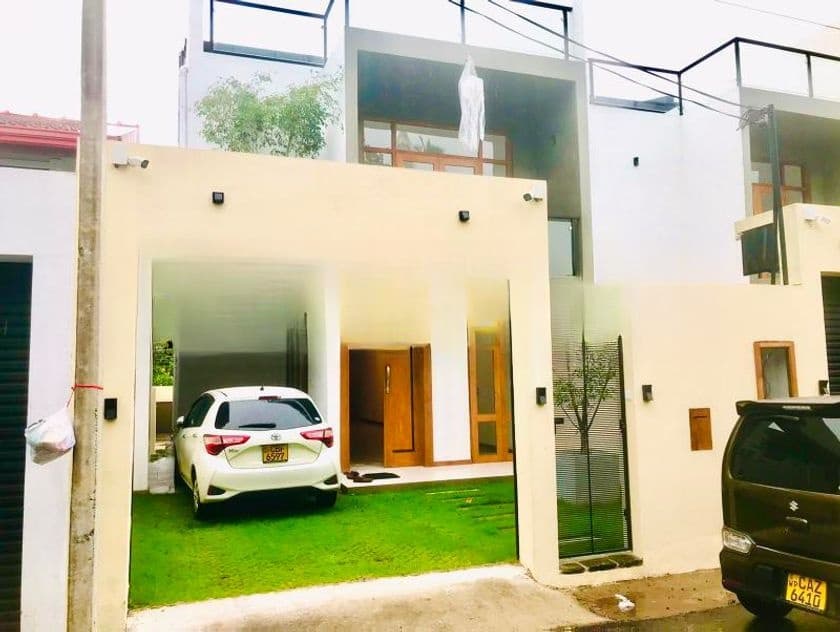 Battaramulla Brand New Two Storey House for Rent
