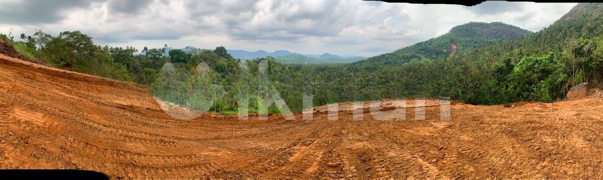 නිදහස් වටපිටාවකින් නුවර පාරට ලගම ඉඩමක්