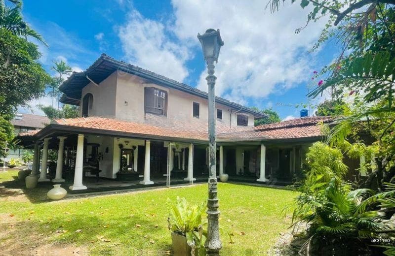 5 Bedroom House For Sale - Kotte | LKR 350M (EM042VE)