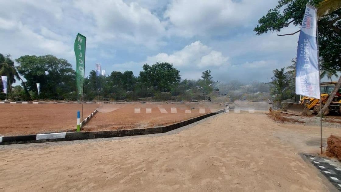 8p Commercial Land Near Lanka Tiles Athurugiriya C33