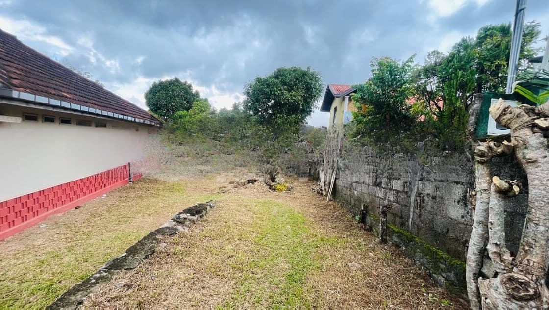 Land With House for sale Dehiwala