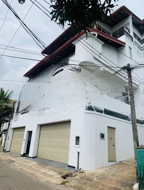 FOUR STORY LUXURY HOUSE FOR SALE BATTARAMULLA CHI2675