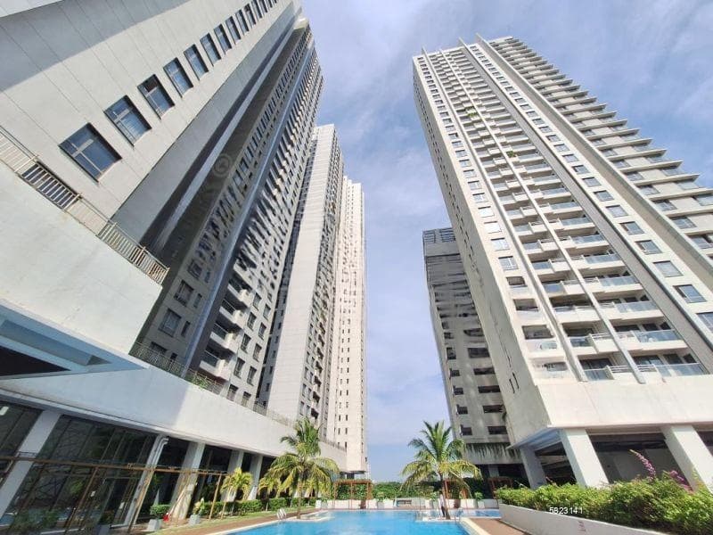 3 bedrooms semi furnished apartment at Astoria for sale Colombo 3