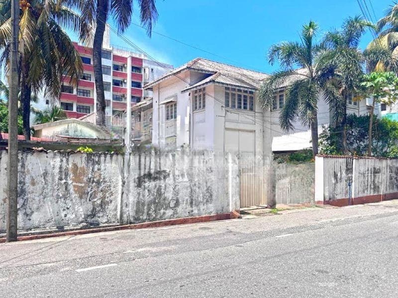Investment Opportunity – Prime Property at Melbourne Avenue, Colombo 04. Closer to Marine Drive.