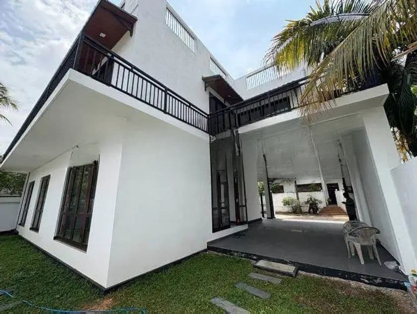 Spacious House for Sale in Boralesgamuwa