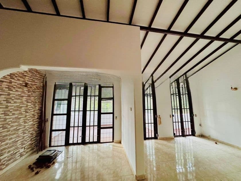 Modern House for Rent in Baththaramulla