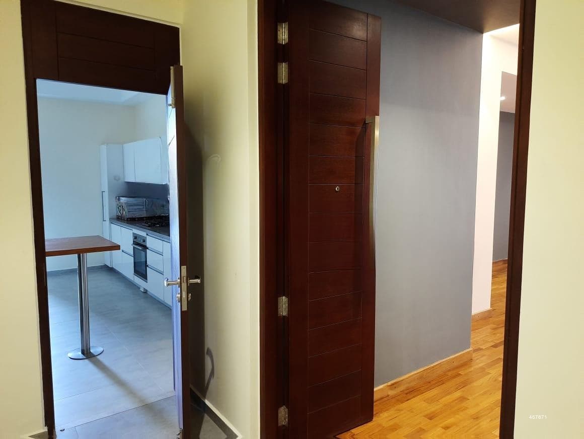 Castle residencies | Colombo 8 | 3 Bedroom | Unfurnished | 320K Negotiable