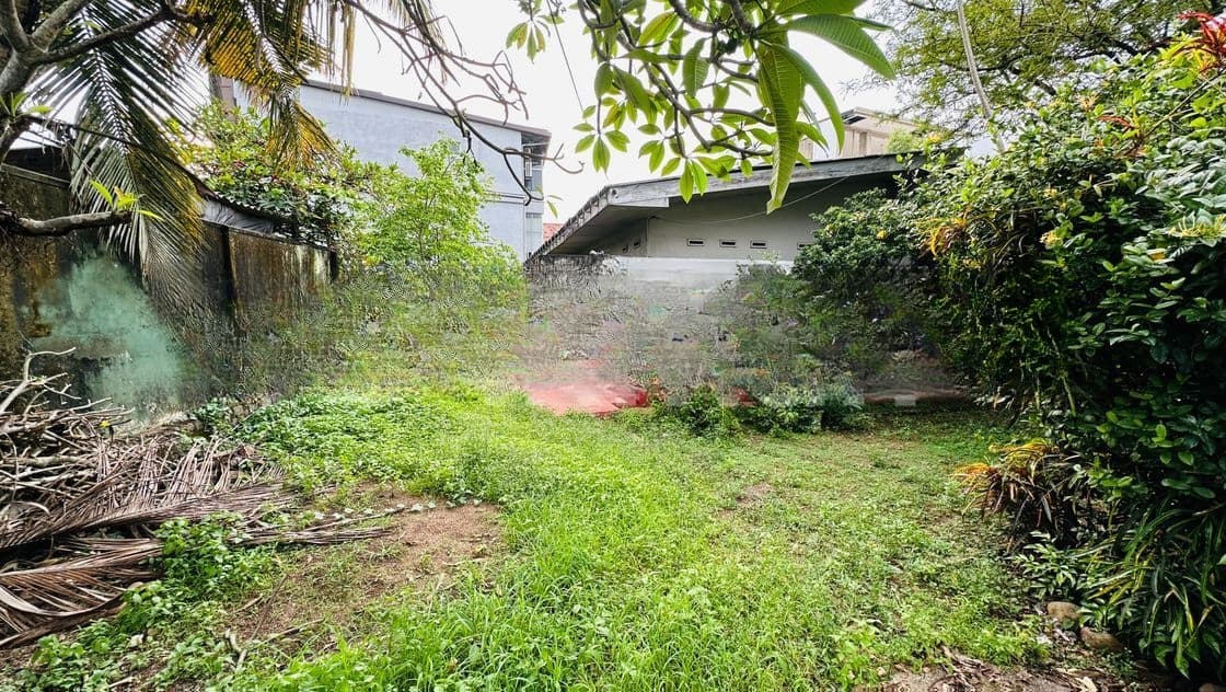 (AFA71) 17.5 P Land with Old House Sale at 50 Meters to Nugegoda