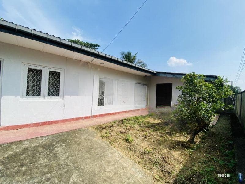 14P Land with Livable Single Story House at LAND VALUE, Close to Kottawa & Homagama Towns