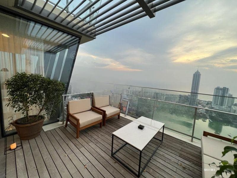 FOR SALE: Fabulous 4 Bed AltAir Apartment