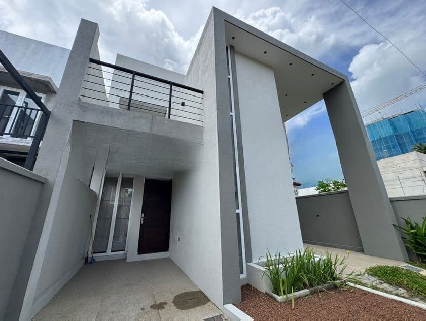 Canterbury 4 Bedroom House for Sale in Piliyandala