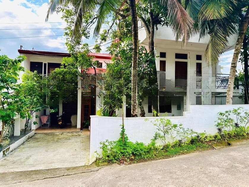 Commercial Building in Malabe for Sale