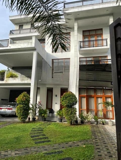 Valuable 3 Storey House for sale Talawathugoda