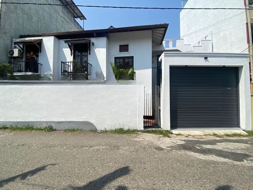 House for sale in Nugegoda ( Mirihana )