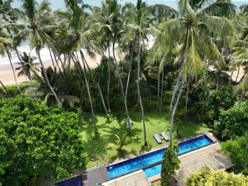 Turnkey luxury beachfront villa near Bentota