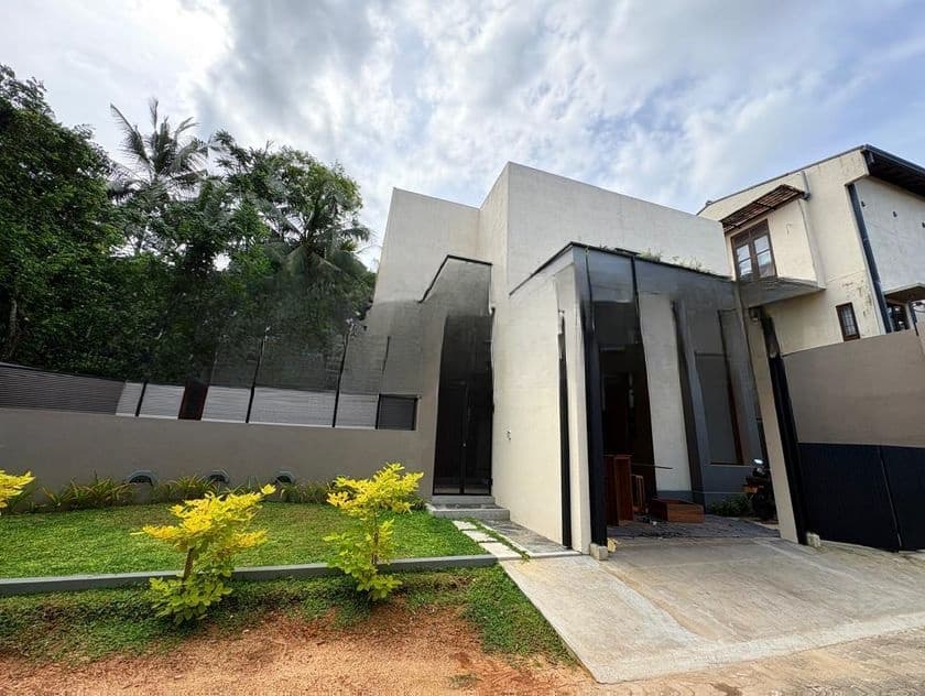 Brand New Super Luxury House for Sale in Malabe