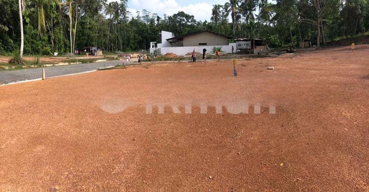 ජා ඇල නගරයට අතේ දුරින් නේවාසික බිම් කොටස් විකිණීමට