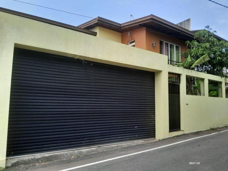 Malabe Town Centre Large 04 Bed Room House in a Very Good Residential Area for Immediate Sale