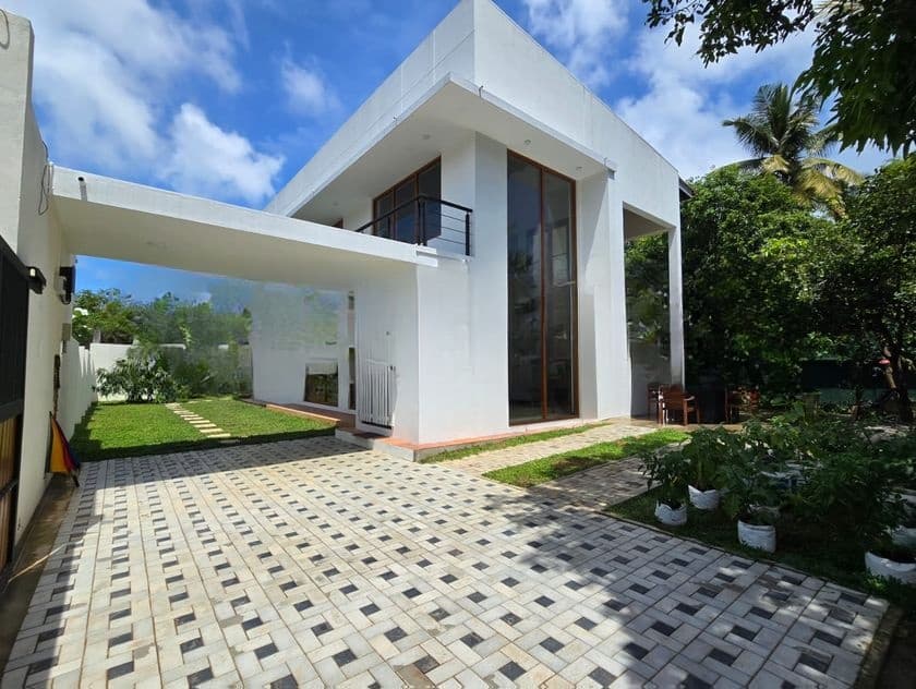 3BR House for Sale in Rawathawatta, Moratuwa (HS4744)