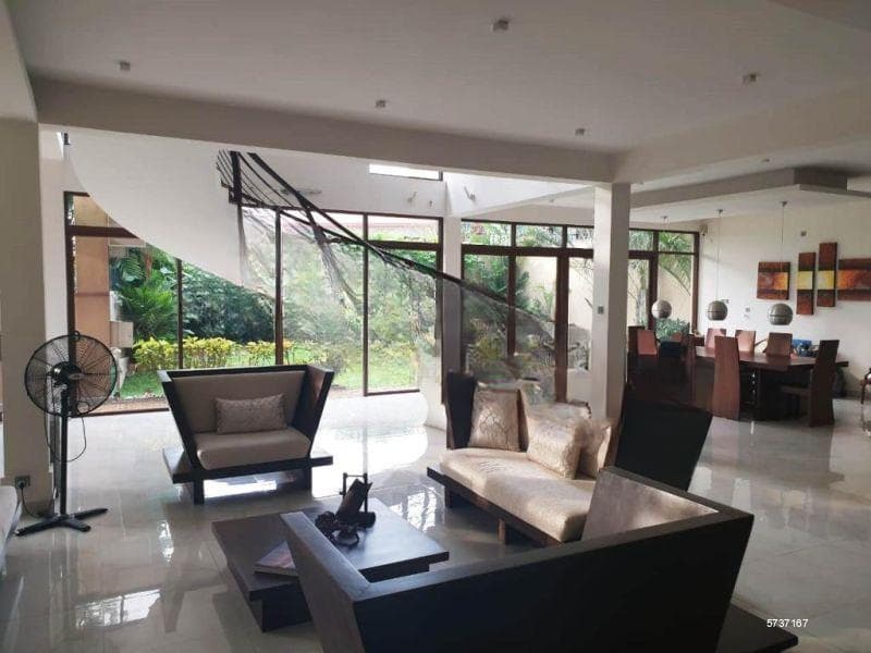 Large 5 Bedrooms House For Rent In Battaramulla - Subuthipura