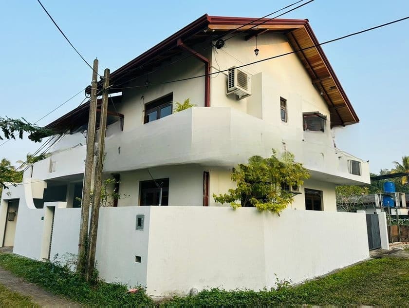 02 Stores House for Sale Temple Road Maharagama