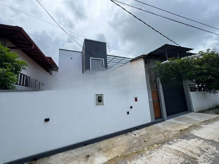 Brand New 2 Story House for Sale in Piliyandala