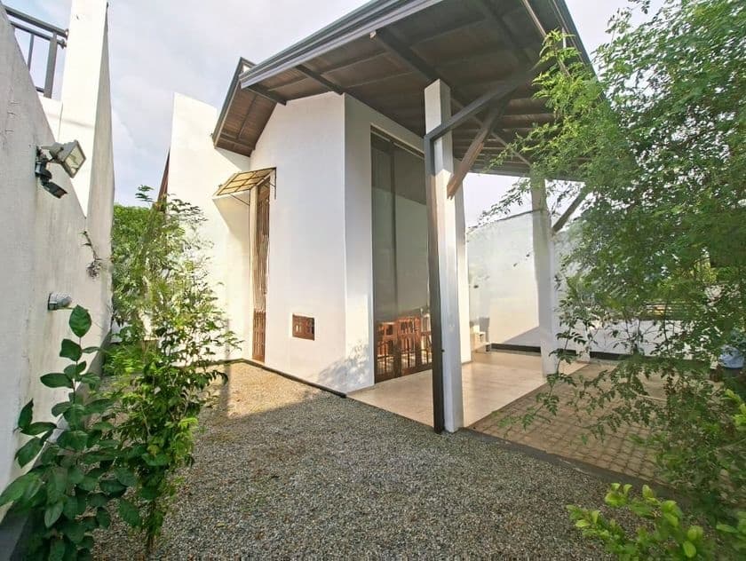 Two Story House for Sale Kahanthota road, Malabe (ID : MALB013)