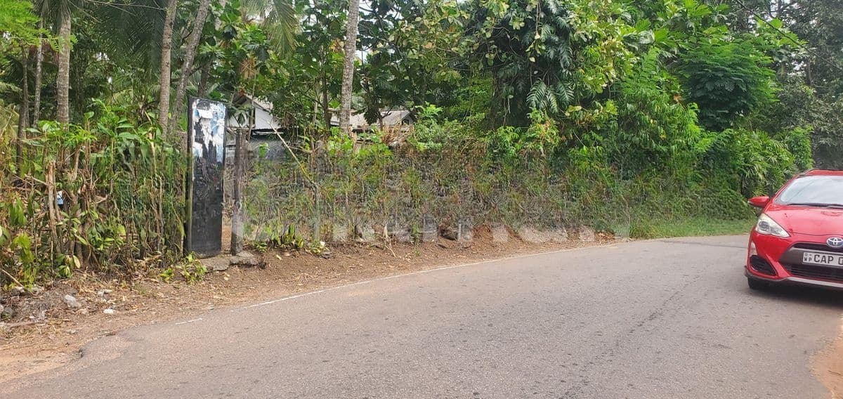Block Of 14 Perches for Sale in Athurugiriya