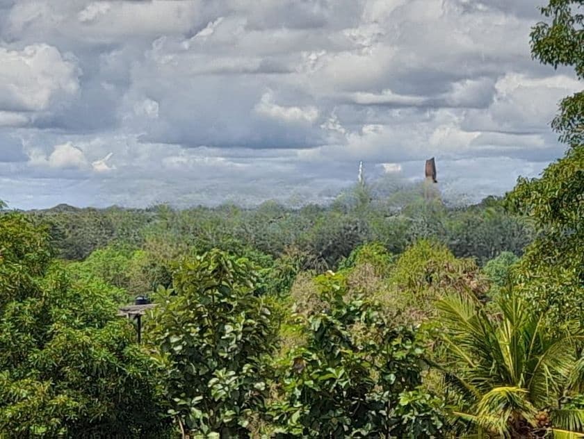 යාපනය පාරට ලගින්ම සිනක්කර ඉඩම් අනුරාධපුර