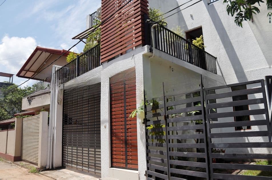 Three- Storey House for Rent Mulleriyawa