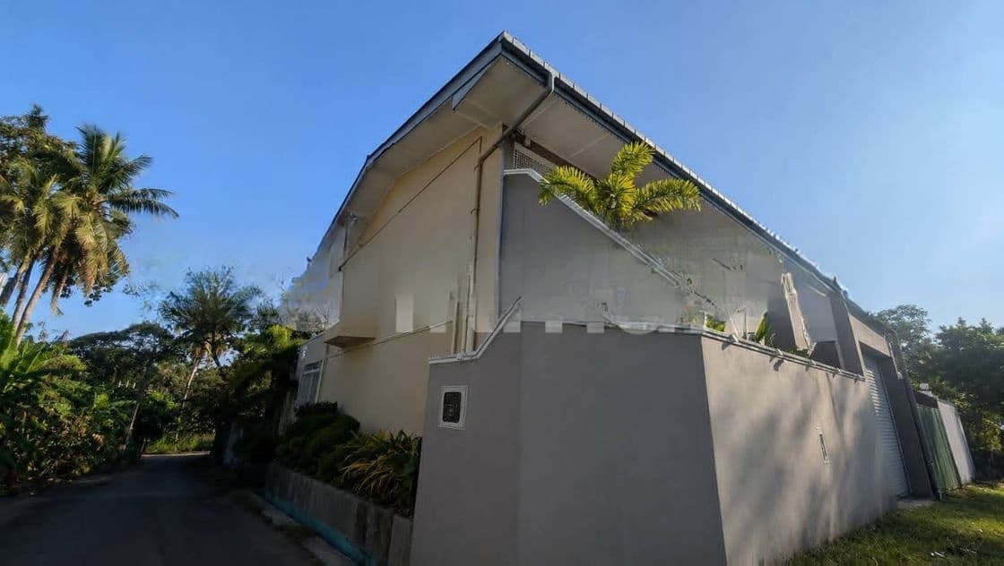 Fully Furnished 5BR House for sale in Athurugiriya