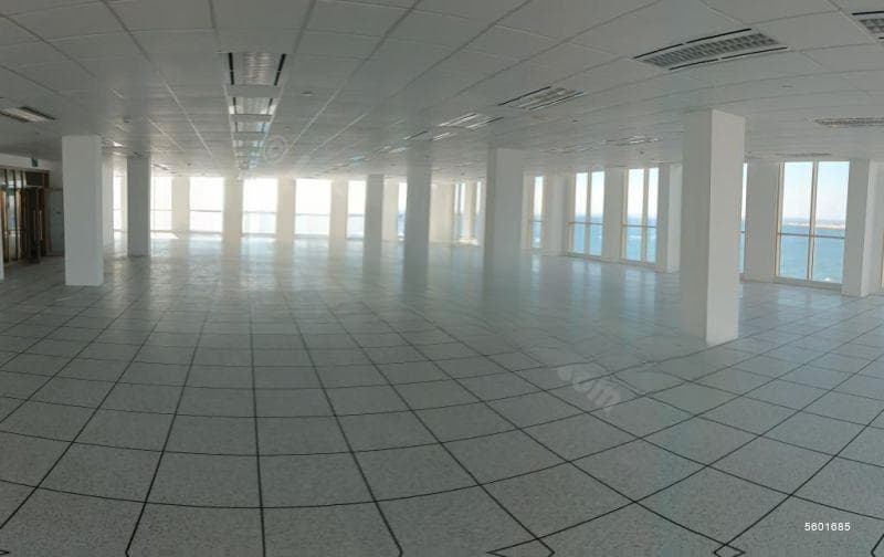 4400 sq feet floor area in a Luxury commercial building in Town