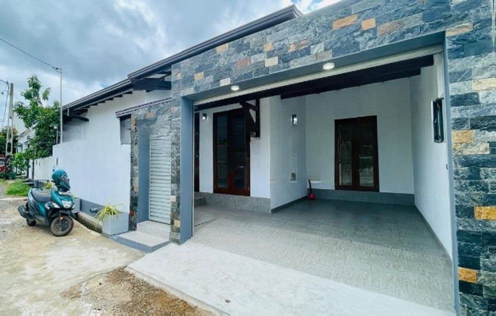 Beautiful Luxury House For Sale Athurugiriya