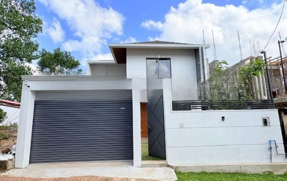 Brand New House For Sale In Athurugiriya