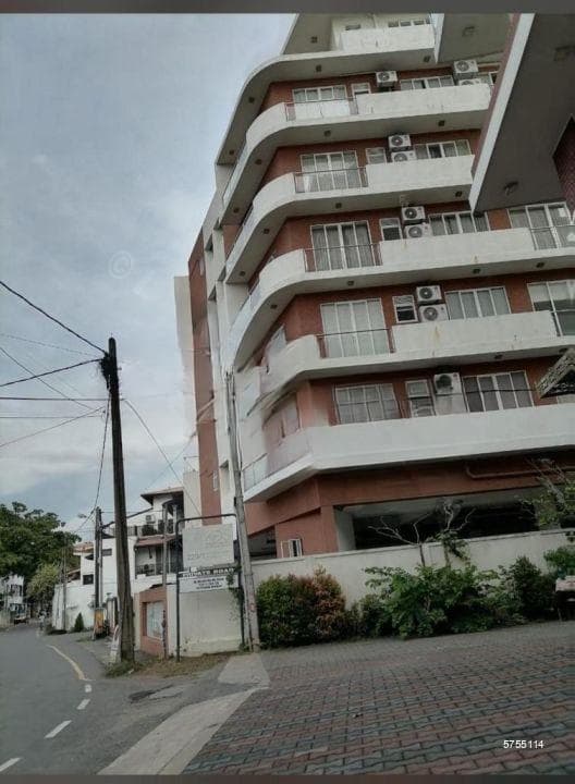 Fully Furnished 3 Bedroom apartment for sale in Colombo 07 for 65 million.