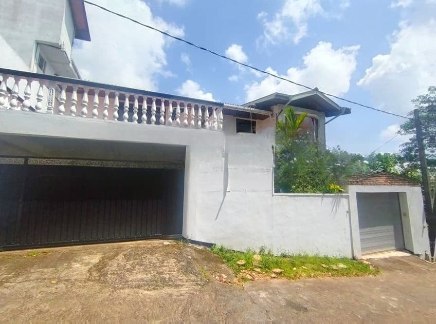 Two Storey House for Sale in Pelawaththa