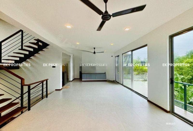 Luxurious 4 Bedroom House For Rent in Battaramulla with Swimming Pool | 3 Floors | 5000 sq.ft | EK-1362