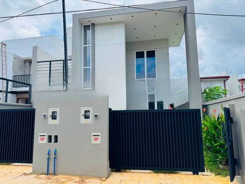 Brand New Luxury House for Sale in Piliyandala