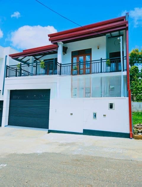 Brand New 2 Storied Modern Luxury House Piliyandala