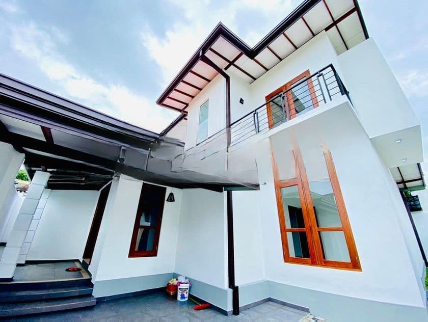 Luxury Family Home Near Millennium City Junction – Athurugiriya