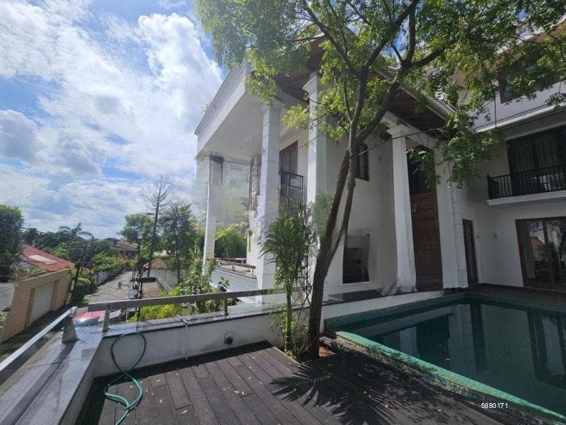 Pelawatte luxury house for Rent