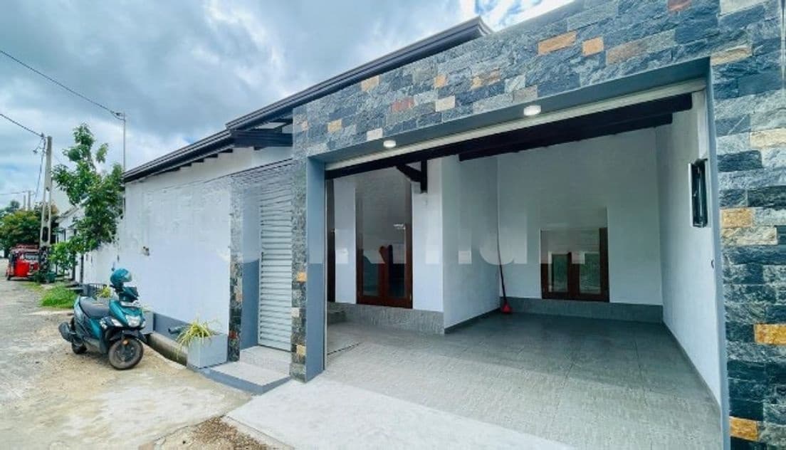 Brand New House For Sale Athurugiriya