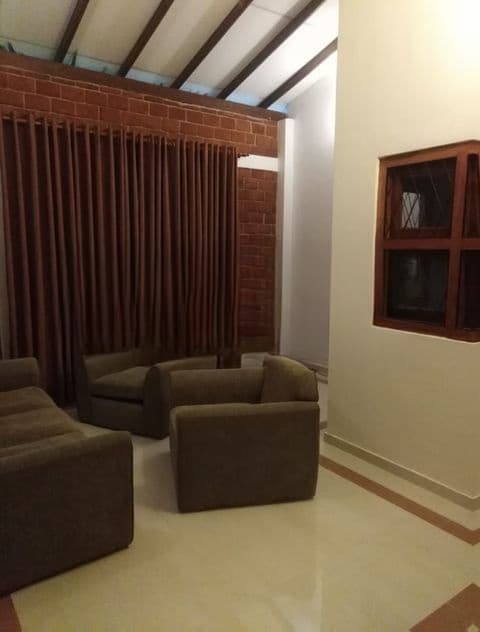 Fully Furnished House for Rent in Wellawatte, Colombo 06