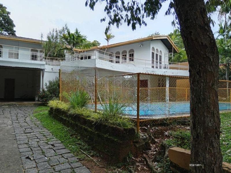 Luxury House with Swimming pool for Rent in Nawala for Rs.400,000