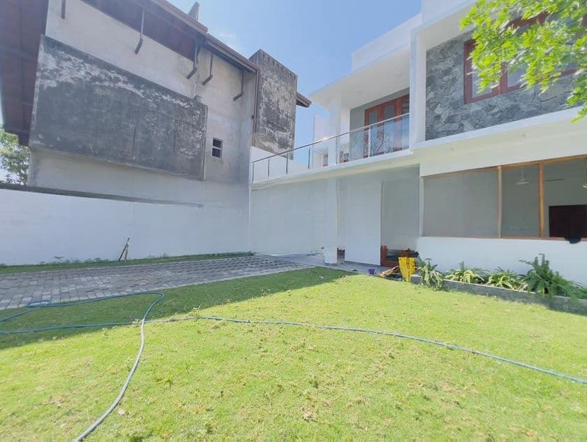 Brand New Luxury House Sale Athurugiriya