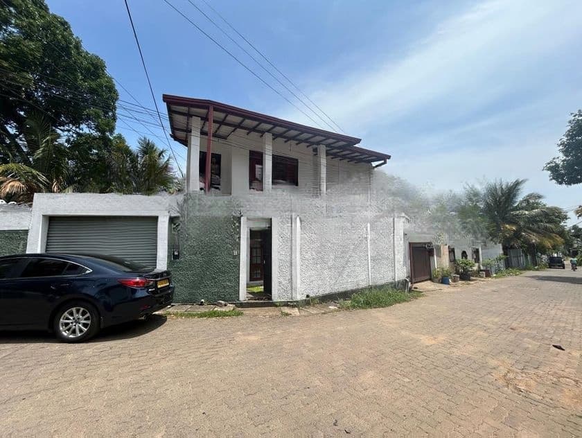 4 Bedroom Upstair House for Sale Moratuwa